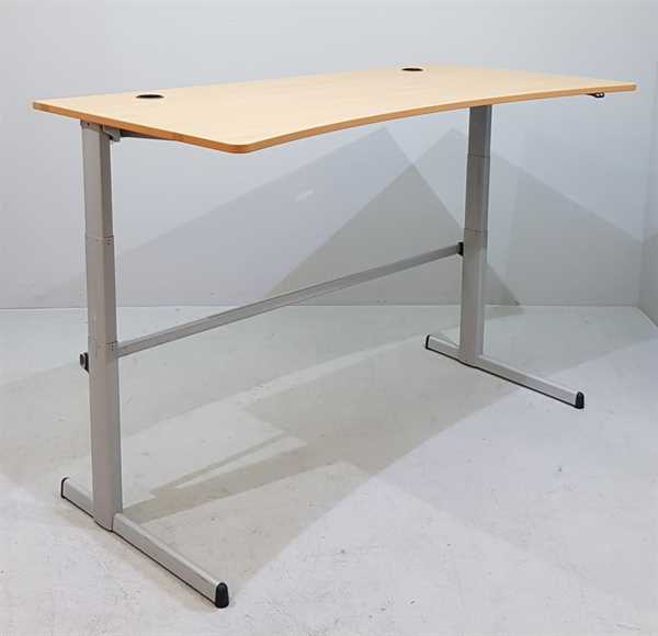 Steelcase - Steh- Sitz- Schreibtisch 200 cm, ahorn