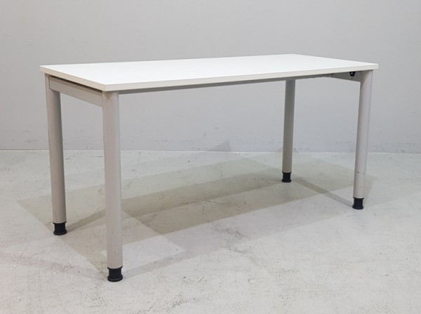 Steelcase - Schreibtisch B 140 x 60, weiß